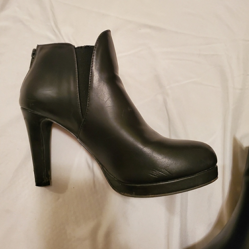 New Directions Black Ankle Boots